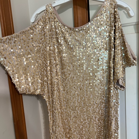Gold sequined dolman sleeve top - Picture 1 of 3